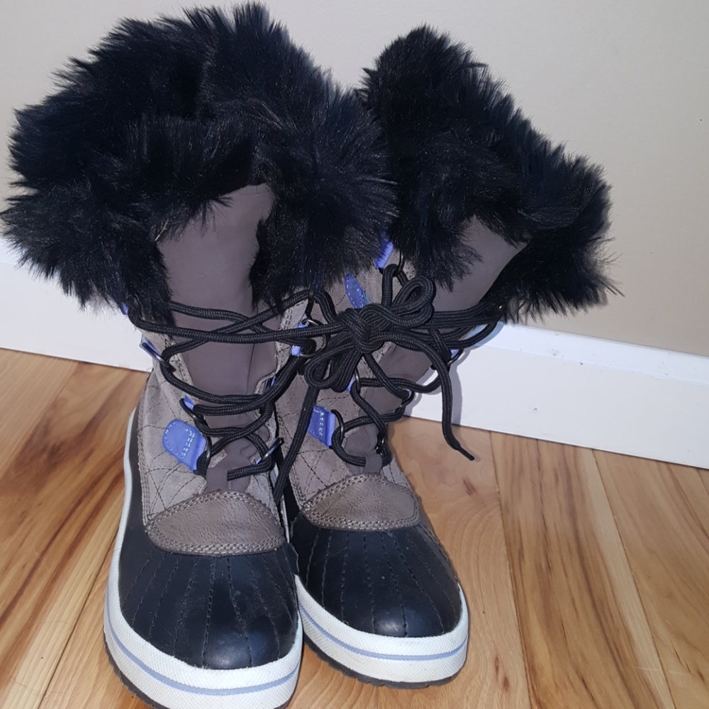 Girls winter fuzzy boots